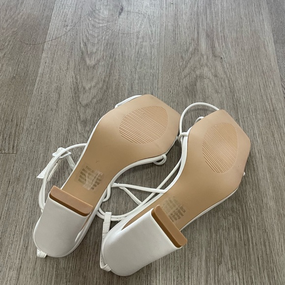 billini x rozalia the block white strappy square toe block heels sandals size 8 - Picture 5 of 6